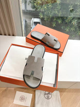 Carregar imagem no visualizador da galeria, Hermes Chypre Sandal Grey
