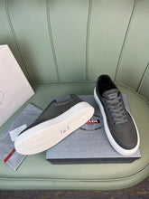 Carregar imagem no visualizador da galeria, Prada Graphite Luxury
