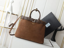 Carregar imagem no visualizador da galeria, BOLSA PRADA SCAMOSCIATO CAMURÇA BUCKLE BEGE
