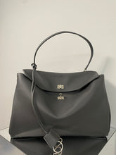 Carregar imagem no visualizador da galeria, Balenciaga Rodeo Medium
