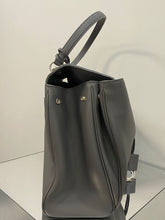 Carregar imagem no visualizador da galeria, Balenciaga Rodeo Medium
