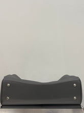 Carregar imagem no visualizador da galeria, Balenciaga Rodeo Medium
