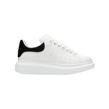 Carregar imagem no visualizador da galeria, Tênis Alexander McQueen White/Camurça Black
