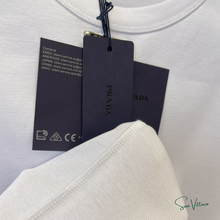 Carregar imagem no visualizador da galeria, Camiseta Com Logo Triangular - Prada
