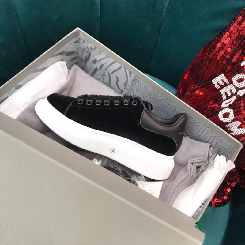 Tênis Alexander McQueen Black Camurça