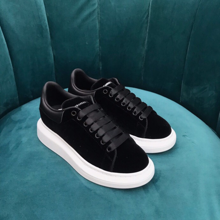 Tênis Alexander McQueen Black Camurça
