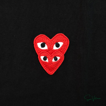 Carregar imagem no visualizador da galeria, Camiseta &quot;Family Heart&quot; CDG (Open Box)
