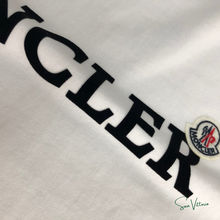 Carregar imagem no visualizador da galeria, Camiseta &quot;Com Logo Flocado&quot; Moncler
