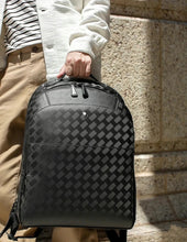 Carregar imagem no visualizador da galeria, Mochila Montblanc Preta Extreme
