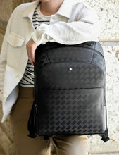 Carregar imagem no visualizador da galeria, Mochila Montblanc Preta Extreme
