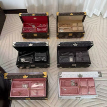 Carregar imagem no visualizador da galeria, Bau Cofre Tresor 24 Louis Vuitton
