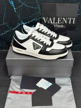 Carregar imagem no visualizador da galeria, Prada Downtown Low Top Sneakers Leather White Black
