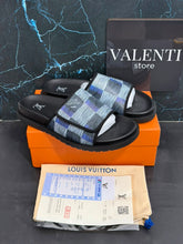 Cargar imagen en el visor de la galería, Sandalia LV Blue Blaid
