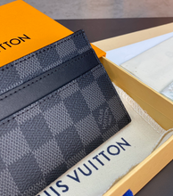 Carregar imagem no visualizador da galeria, Porta-cartões Louis Vuitton
