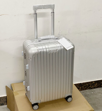 Carregar imagem no visualizador da galeria, Mala Rimowa Cabin
