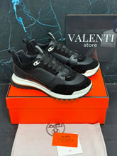 Cargar imagen en el visor de la galería, Sneaker Herm Black Especial

