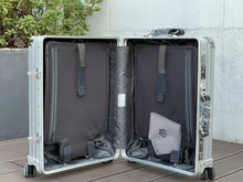 Carregar imagem no visualizador da galeria, Mala Rimowa Classic Cabin
