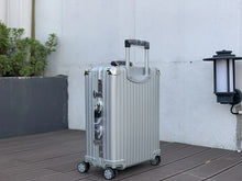 Carregar imagem no visualizador da galeria, Mala Rimowa Classic Cabin
