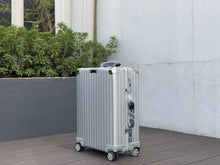 Carregar imagem no visualizador da galeria, Mala Rimowa Classic Cabin
