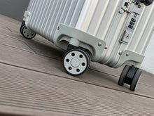 Carregar imagem no visualizador da galeria, Mala Rimowa Classic Cabin
