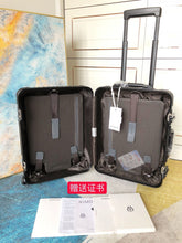 Carregar imagem no visualizador da galeria, Mala Rimowa Cabin Alumin Black
