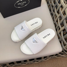 Carregar imagem no visualizador da galeria, Prada Padded Slides White Nappa Leather
