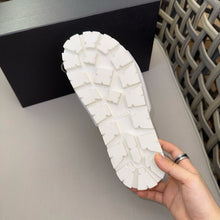Carregar imagem no visualizador da galeria, Prada Padded Slides White Nappa Leather
