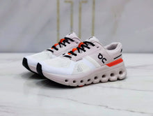 Carregar imagem no visualizador da galeria, On Cloudrunner 2 White
