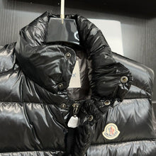 Carregar imagem no visualizador da galeria, Moncler Down Vest Tibb
