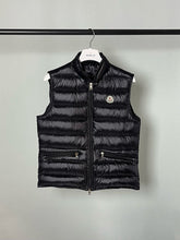 Carregar imagem no visualizador da galeria, Moncler Down Vest Gui
