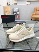 Carregar imagem no visualizador da galeria, PRADA Prax Re-nylon White
