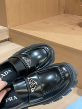 Carregar imagem no visualizador da galeria, Prada Brushed Leather Monolith Loafers
