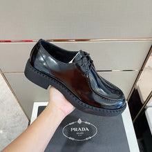 Carregar imagem no visualizador da galeria, Sapato Prada Black
