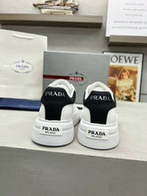 Carregar imagem no visualizador da galeria, Prada Downtown White Black
