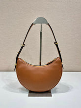 Carregar imagem no visualizador da galeria, Prada Arqué Leather Brandy
