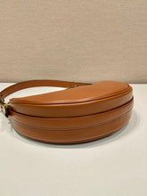Carregar imagem no visualizador da galeria, Prada Arqué Leather Brandy
