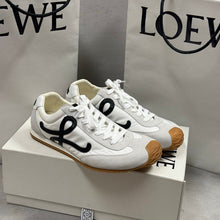 Carregar imagem no visualizador da galeria, Loewe Ballet Runner 2.0 White/Black

