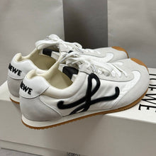 Carregar imagem no visualizador da galeria, Loewe Ballet Runner 2.0 White/Black
