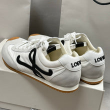 Carregar imagem no visualizador da galeria, Loewe Ballet Runner 2.0 White/Black
