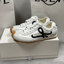 Carregar imagem no visualizador da galeria, Loewe Ballet Runner 2.0 White/Black

