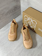 Carregar imagem no visualizador da galeria, LOEWE x On Cloudtilt Dark Sand
