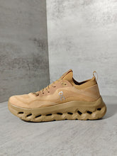 Carregar imagem no visualizador da galeria, LOEWE x On Cloudtilt Dark Sand
