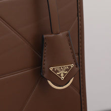 Carregar imagem no visualizador da galeria, Prada Symbole Brown
