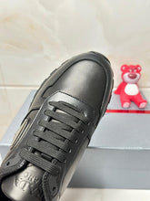 Carregar imagem no visualizador da galeria, Prada Prax 01 Leather Black
