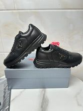 Carregar imagem no visualizador da galeria, Prada Prax 01 Leather Black
