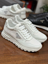 Carregar imagem no visualizador da galeria, Prada Prax 01 Leather White
