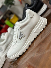 Carregar imagem no visualizador da galeria, Prada Prax 01 Leather White
