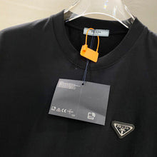 Carregar imagem no visualizador da galeria, Camiseta Prada Black
