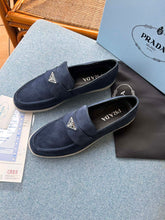 Carregar imagem no visualizador da galeria, Mocassim Prada blue
