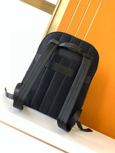 Carregar imagem no visualizador da galeria, Mochila Montblanc Black
